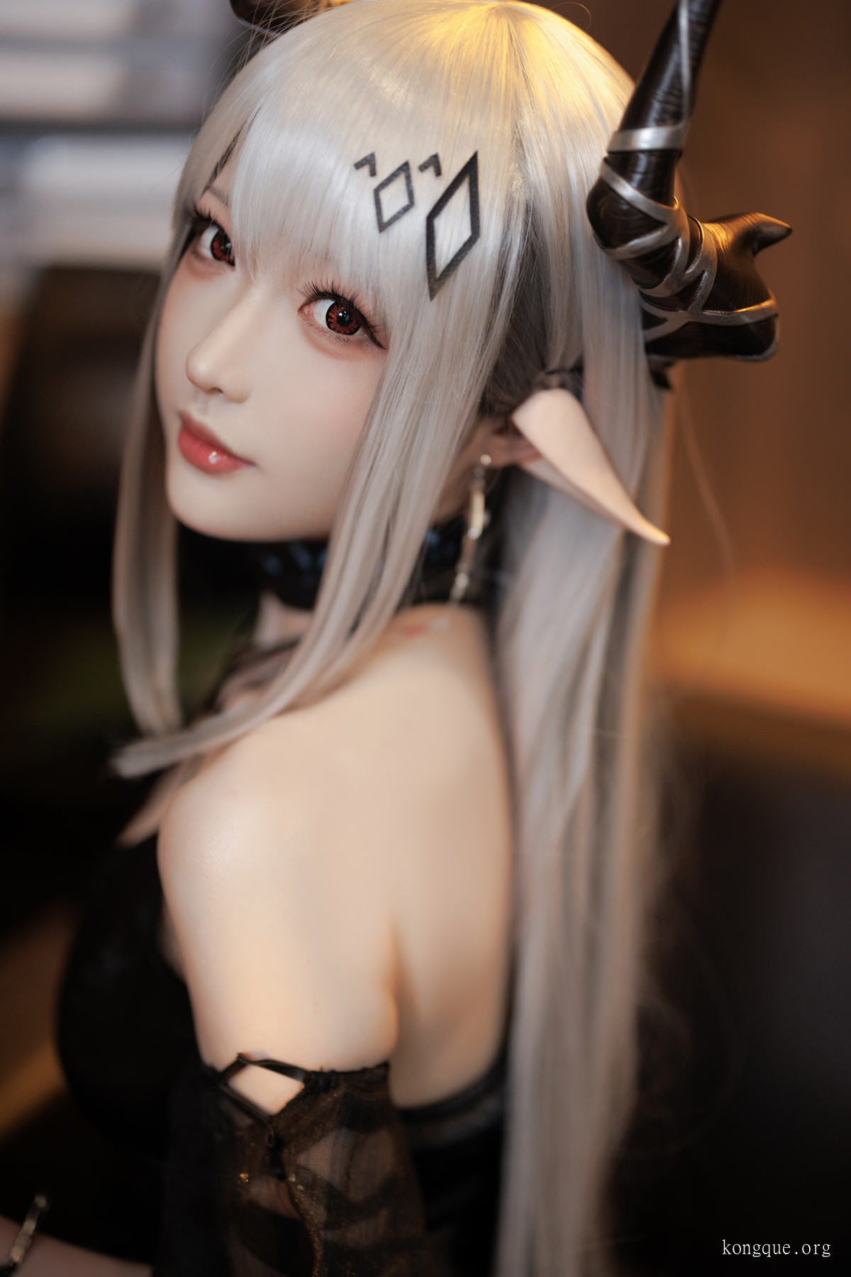 南宫_明日方舟-泥岩礼服_14